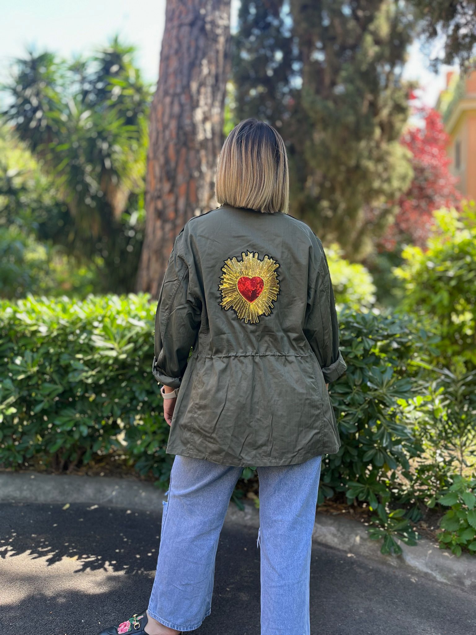 GIACCA VERDE CON APPLICAZIONE CUORE