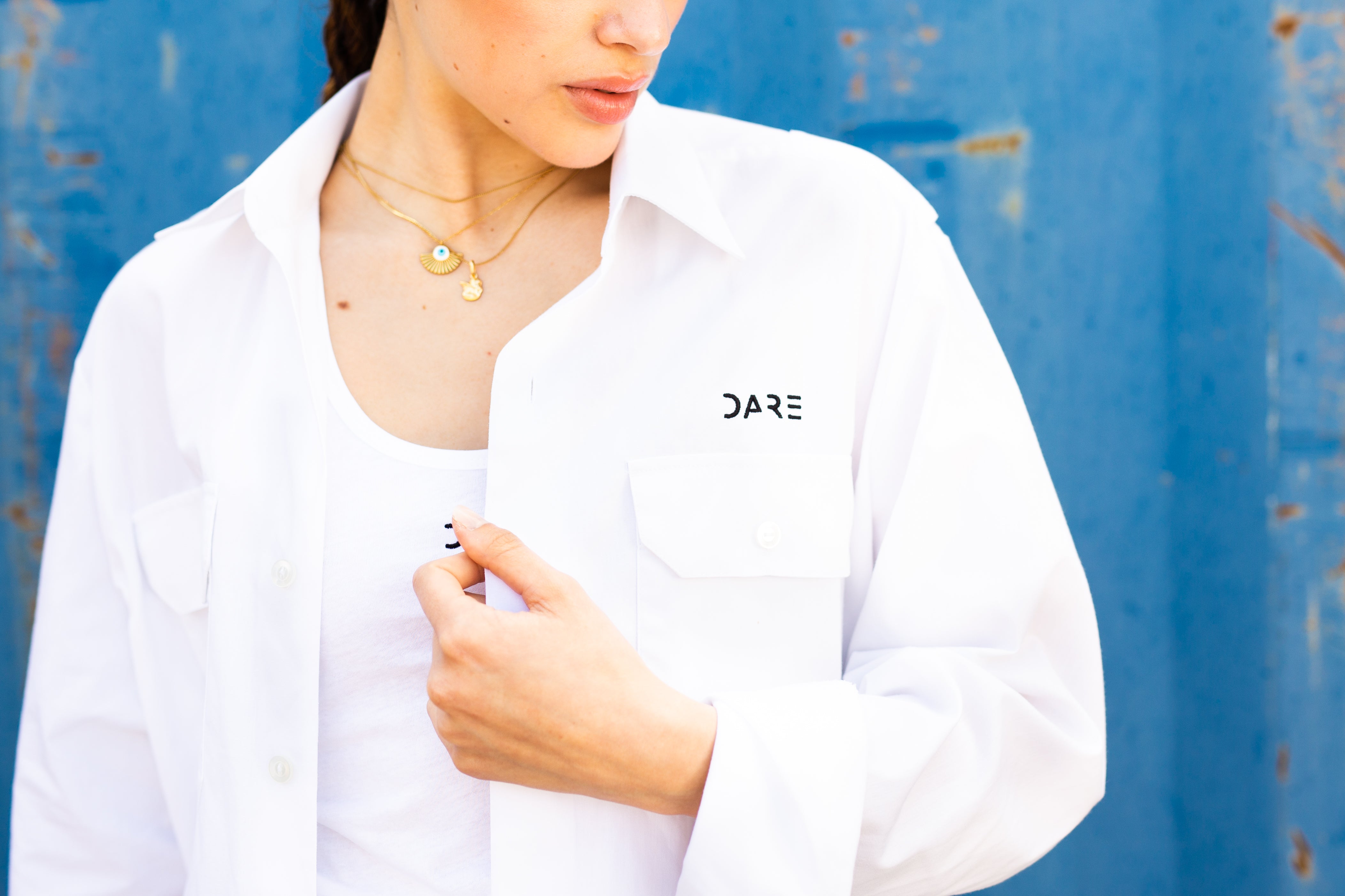 WHITE SHIRT
