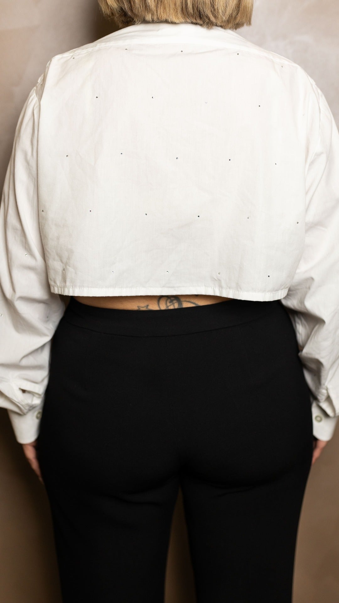 CAMICIA BIANCA CROP CON STRASS